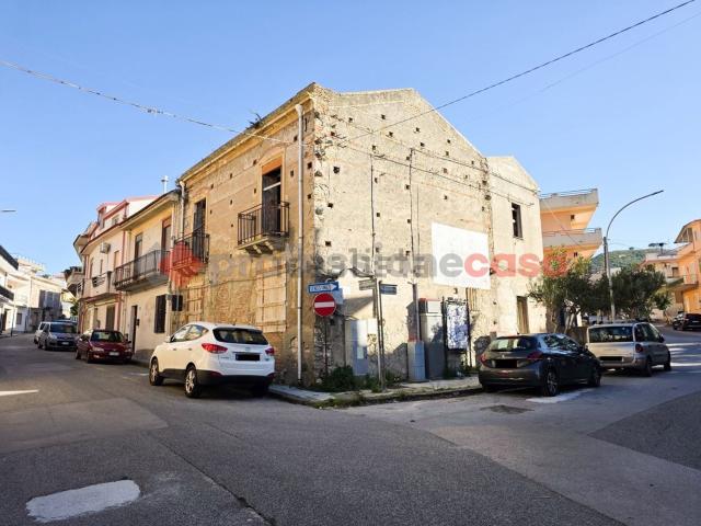 Casa in vendita a Pace Del Mela, Sicilia
