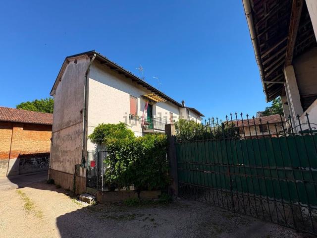 Casa in vendita a Sannazzaro De' Burgondi, Lombardia