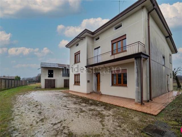 Casa in vendita a Pordenone, Friuli-Venezia Giulia