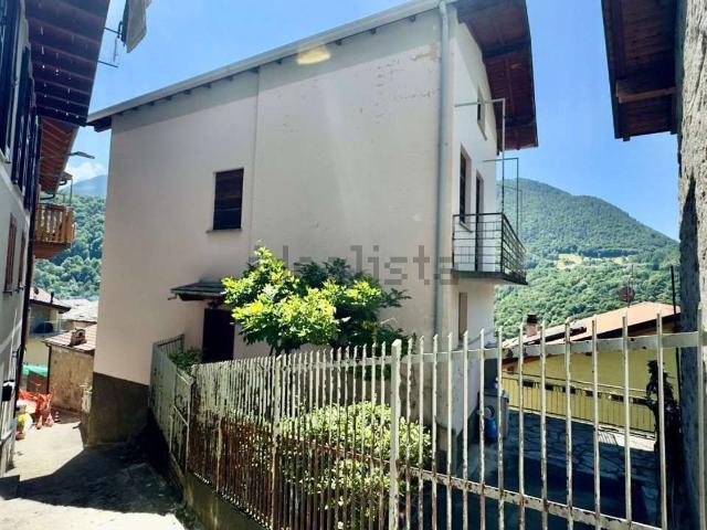 Casa in vendita a Pagnona, Lombardia