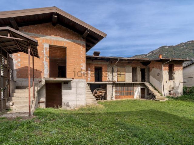 Casa in vendita a Demonte, Cuneo