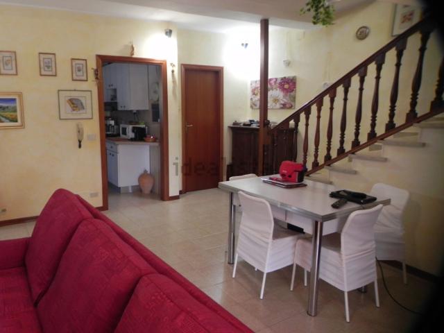 Casa in vendita a Boschetto, Marche