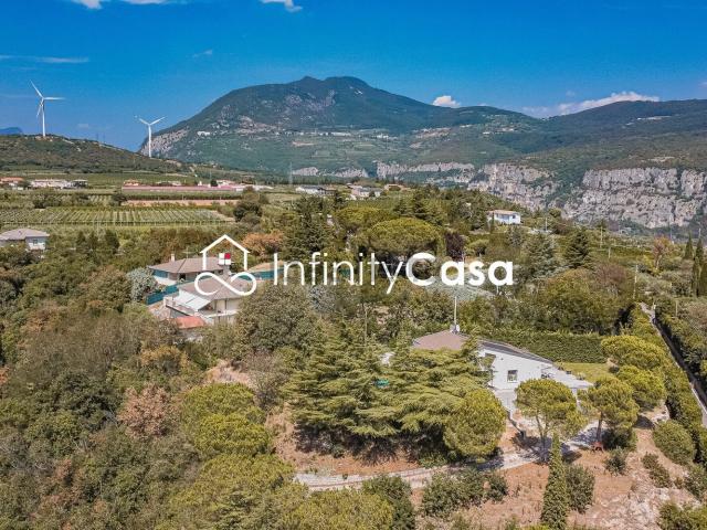 Casa in vendita a Affi, Veneto