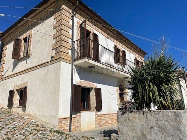 Casa in vendita a Vicoli, Abruzzo