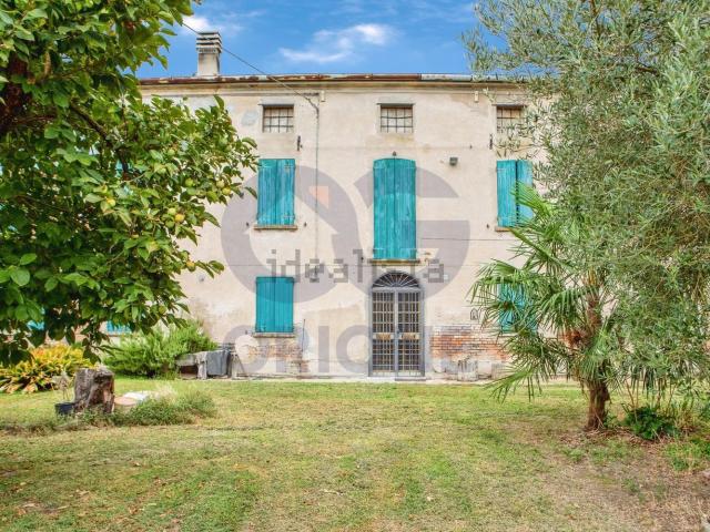 Casa in vendita a Ferrara, Reggio Emilia