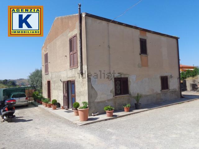 Casa in vendita a Caltanissetta, Sicilia