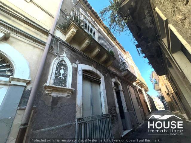 Casa in vendita a Paternò, Sicilia