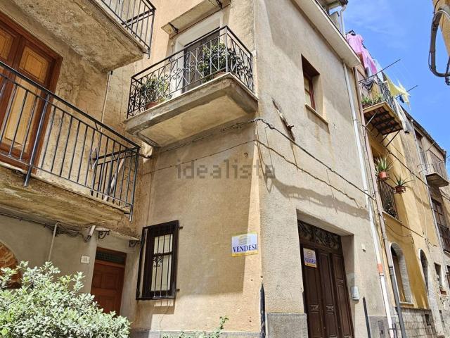 Casa in vendita a Collesano, Sicilia