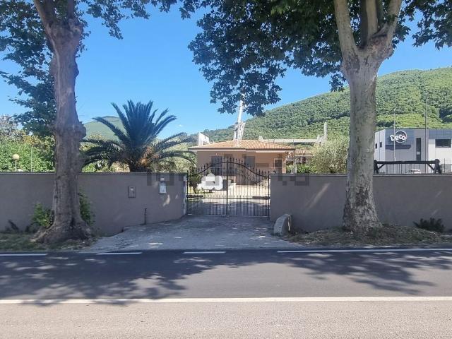 Casa in vendita a Alvanella, Monteforte Irpino