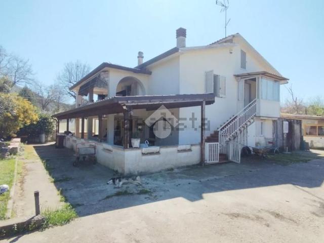 Casa in vendita a Cervaro, Lazio