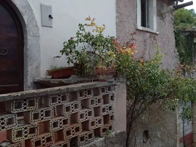 Casa in vendita a Capestrano, Abruzzo