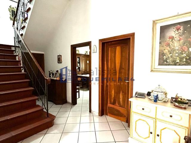 Casa in vendita a Prato, Toscana