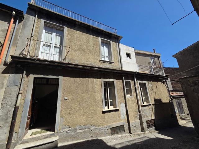 Casa in vendita a Basicò, Sicilia
