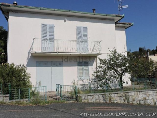 Casa in vendita a Montecerboli, Larderello