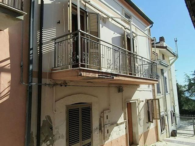 Casa in vendita a Poggiofiorito, Abruzzo