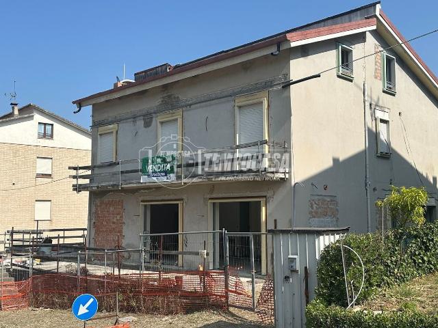 Casa in vendita a Torre San Patrizio, Fermo