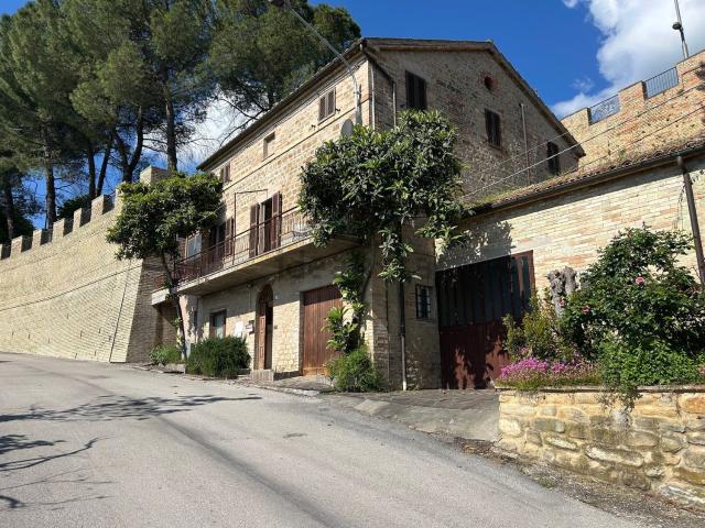 Casa in vendita a Marche, Macerata