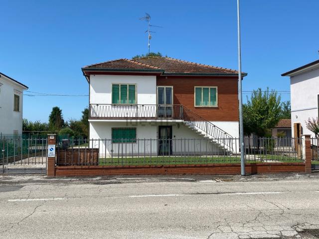 Casa in vendita a Ferrara, Reggio Emilia