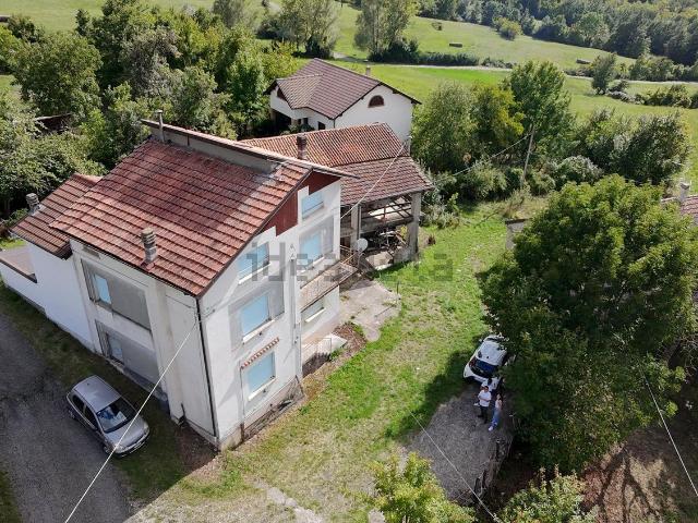 Casa in vendita a Farini D'olmo, Reggio Emilia