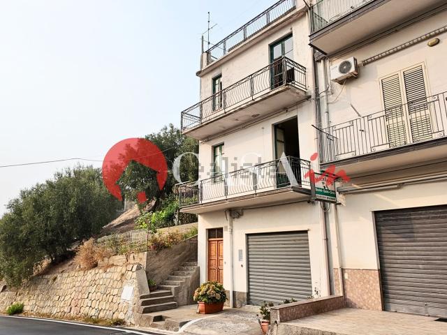 Casa in vendita a Brolo, Sicilia