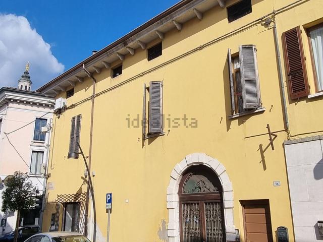 Casa in vendita a Lonato, Brescia
