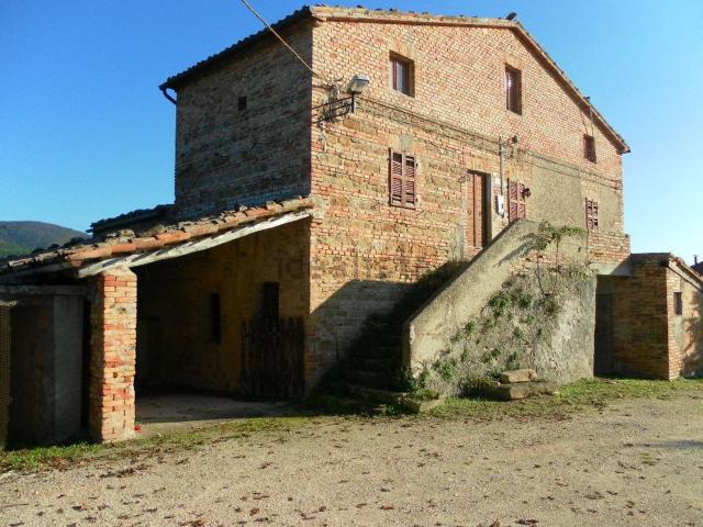 Casa in vendita a Sassoferrato, Ancona