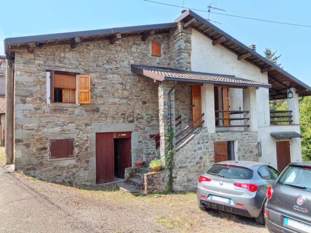 Casa in vendita a Roncole, Albareto