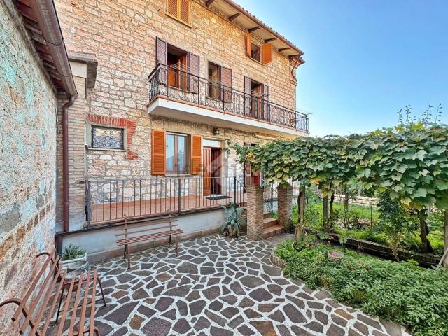Casa in vendita a Località Casenove, Costacciaro