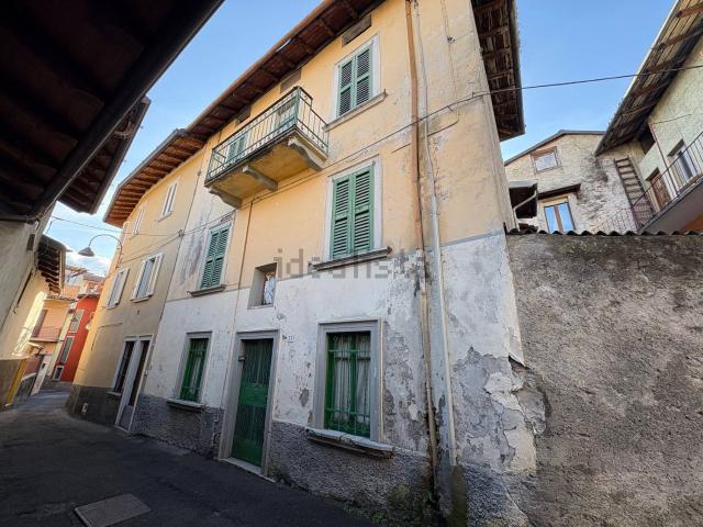 Casa in vendita a Clusone, Lombardia