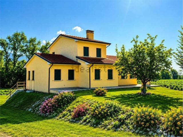 Casa in vendita a Sarmede, Veneto