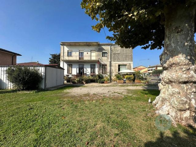 Casa in vendita a Arrigona, San Giacomo delle Segnate