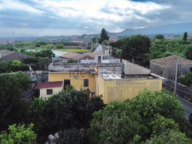 Casa in vendita a Giarre, Sicilia