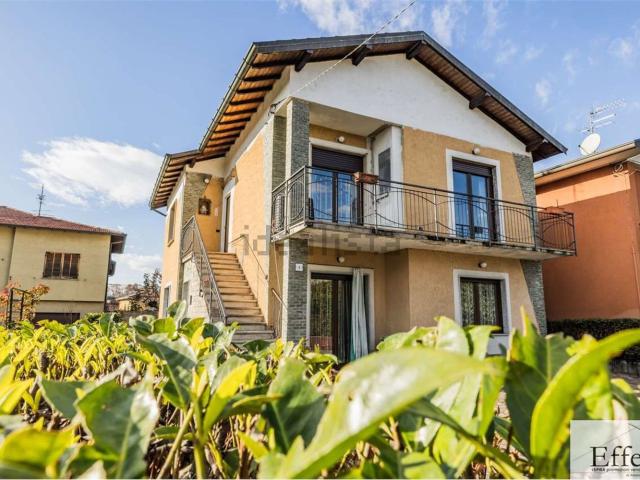 Casa in vendita a Brebbia Superiore, Brebbia