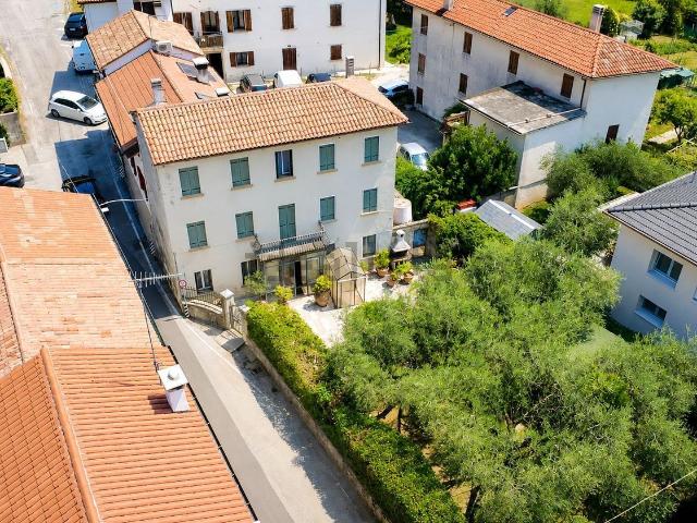 Casa in vendita a Pove Del Grappa, Veneto