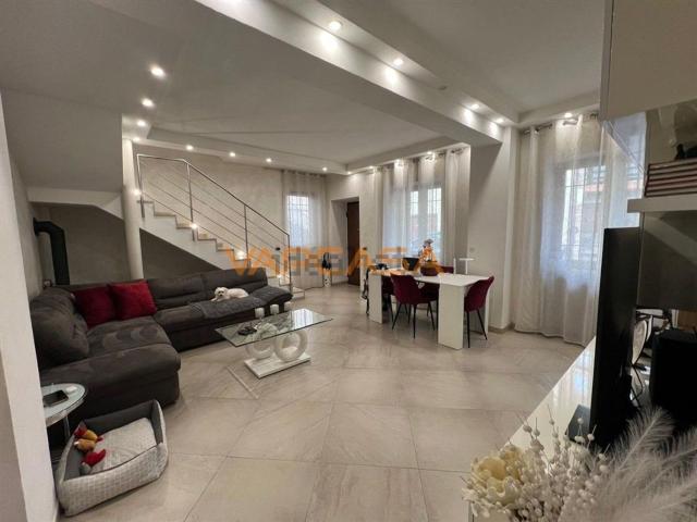 Casa in vendita a Bagnatica, Lombardia