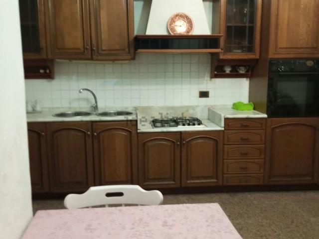 Casa in vendita a Sulmona, L'Aquila