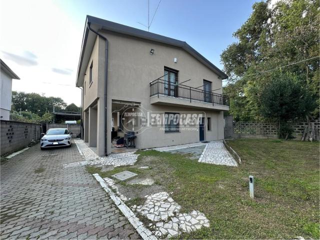 Casa in vendita a Cogliate, Lombardia