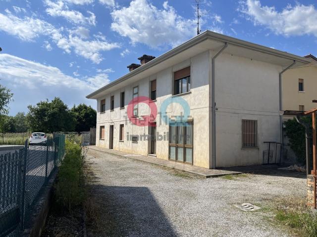 Casa in vendita a Portogruaro, Veneto