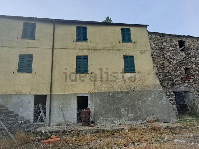 Casa in vendita a Varese Ligure, Liguria