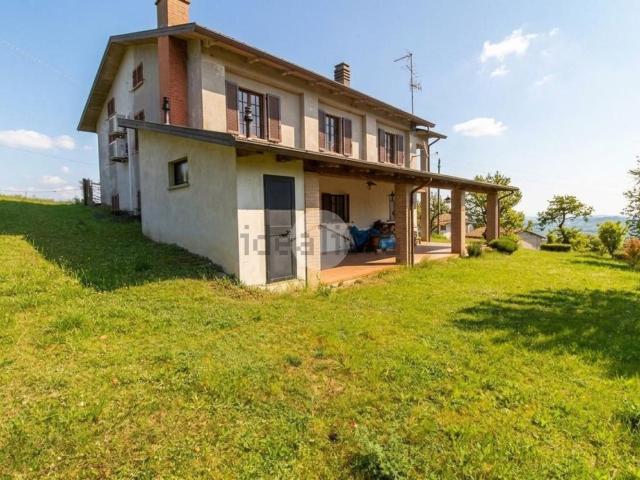 Casa in vendita a Tizzano Val Parma, Reggio Emilia