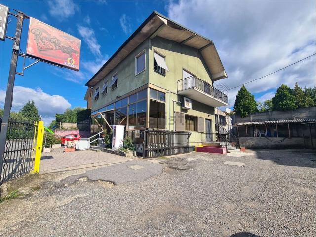 Casa in vendita a Casnate con Bernate, Lombardia