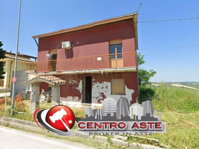 Casa in vendita a Terre Roveresche, Marche