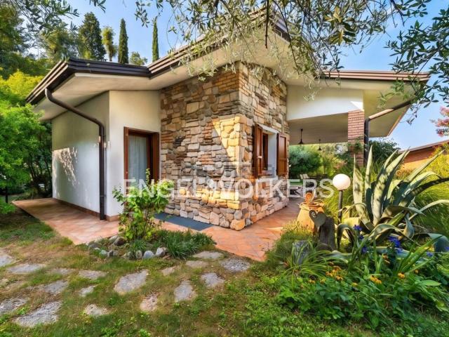 Casa in vendita a Padenghe Sul Garda, Lombardia