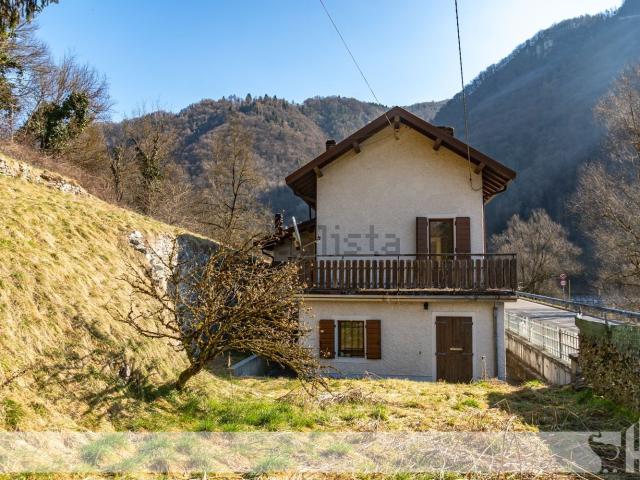 Casa in vendita a Arsiè, Veneto