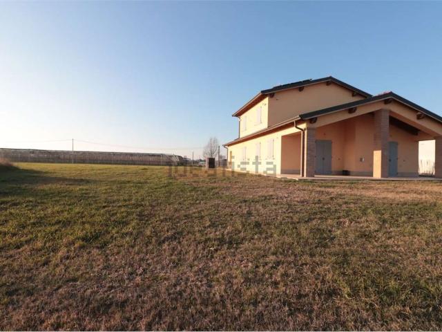 Casa in vendita a Unione delle Terre d'Argine, Modena