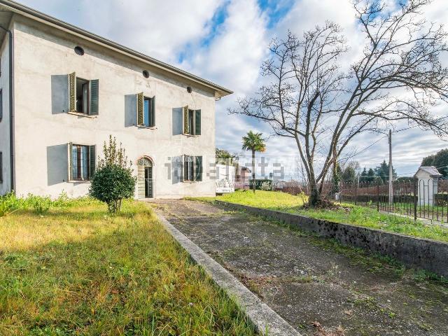 Casa in vendita a Guanzate, Como
