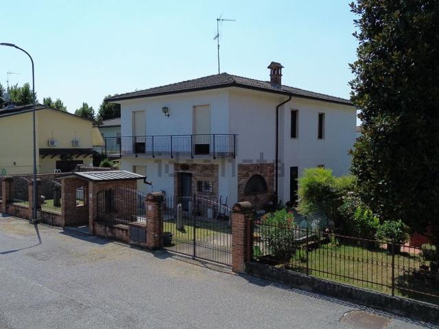 Casa in vendita a Vescovato, Lombardia