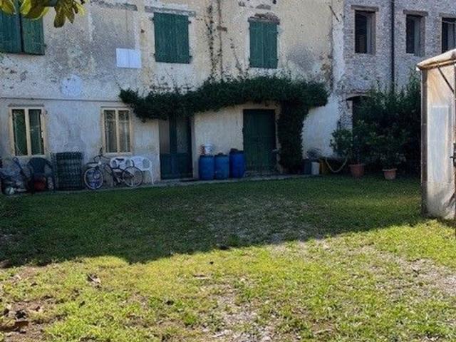 Casa in vendita a Buttrio, Friuli-Venezia Giulia