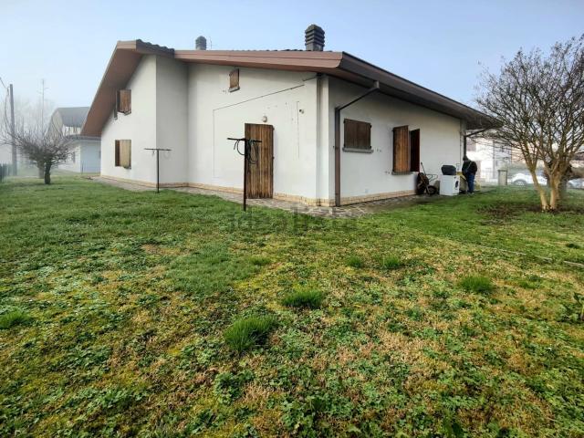 Casa in vendita a Unione delle Terre d'Argine, Novi Di Modena