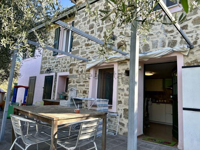 Casa in vendita a Trinità, Camporosso